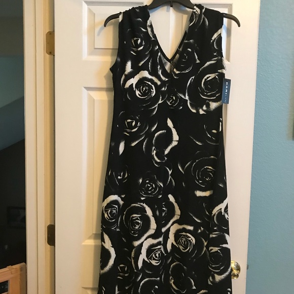 Kari Lyn Dresses & Skirts - Black&white rose XXL Kari Lyn dress for women